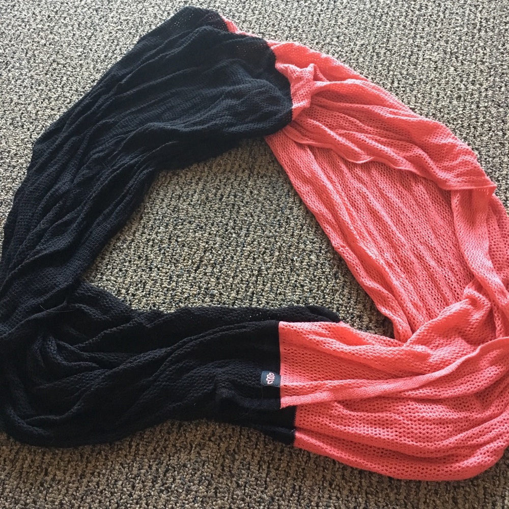 Mesh workout scarf!